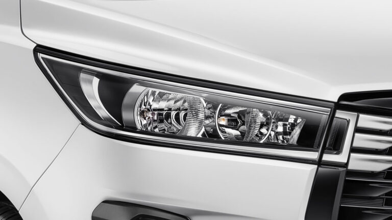 New Sharp Headlamp Design innova diesel